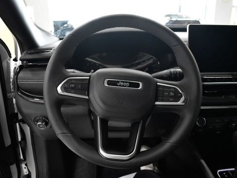 Used 2024 Jeep Compass Latitude w/ Convenience Group AWD/4WD image 25