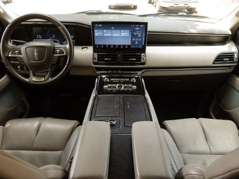 Used 2022 Lincoln Navigator L Reserve AWD/4WD image 12