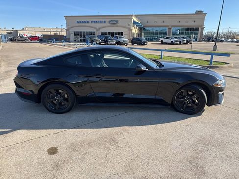 Used 2020 Ford Mustang Ecoboost image 14