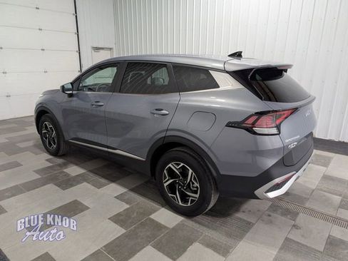 Used 2025 Kia Sportage LX image 2