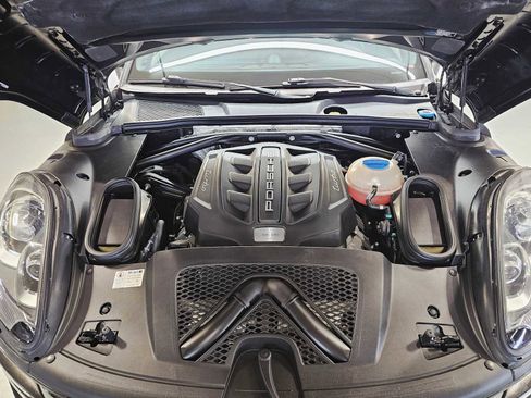 Used 2016 Porsche Macan Turbo w/ Premium Package Plus image 9