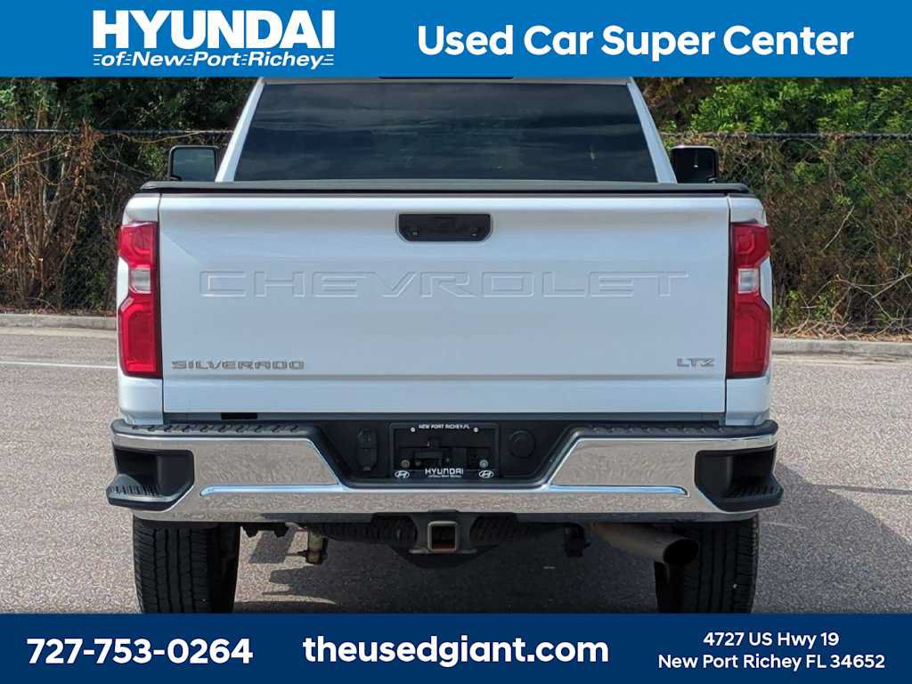 Used 2021 Chevrolet Silverado 2500 LTZ w/ Z71 Off-Road Package AWD/4WD image 4