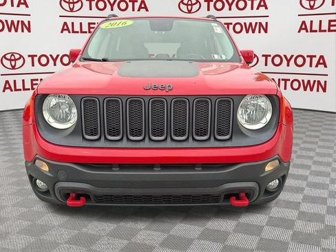 Used 2016 Jeep Renegade Trailhawk AWD/4WD image 3