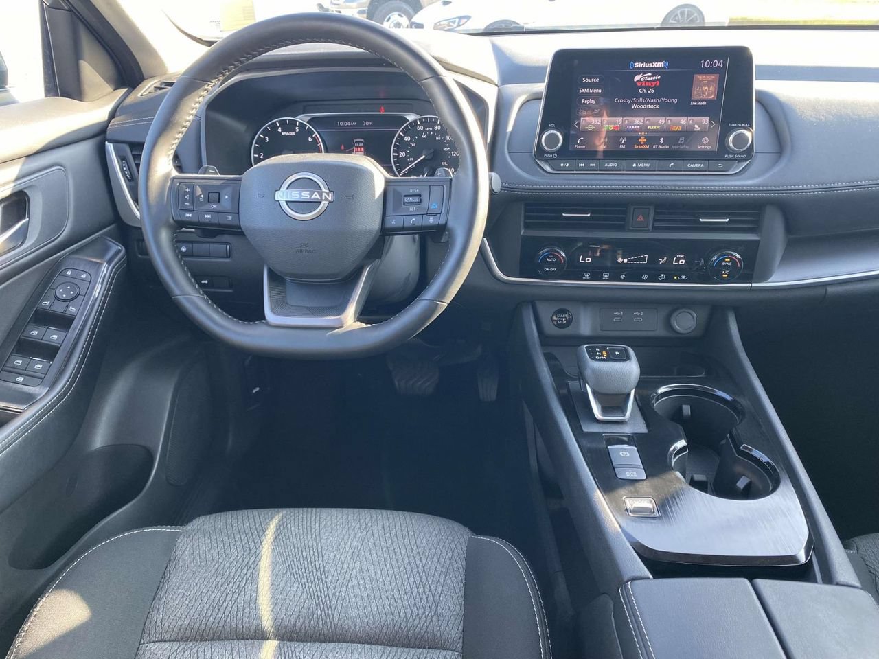 Used 2025 Nissan Rogue SV FWD image 19