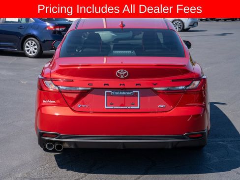 Used 2025 Toyota Camry SE FWD image 4