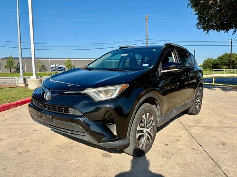 Used 2016 Toyota RAV4 LE FWD image 7