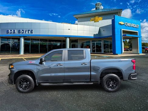 Used 2021 Chevrolet Silverado 1500 Custom Trail Boss w/ LPO, Dark Essentials Package AWD/4WD image 8
