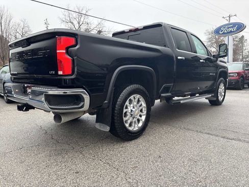 Used 2025 Chevrolet Silverado 3500 LTZ w/ LTZ Premium Package image 7