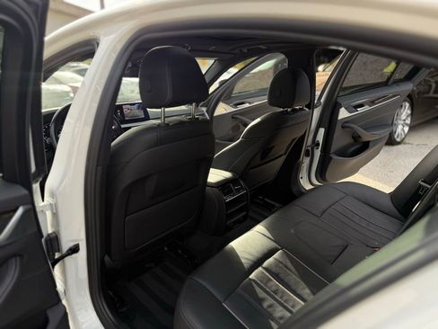 Used 2019 BMW 530e image 29