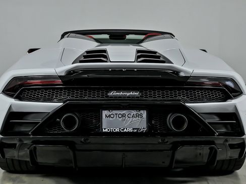 Used 2023 Lamborghini Huracan EVO RWD image 10