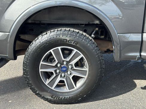 Used 2017 Ford F150 XLT w/ Equipment Group 302A Luxury image 9