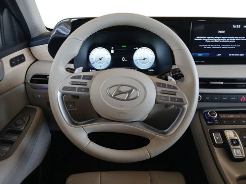 Used 2024 Hyundai Palisade Limited FWD image 12