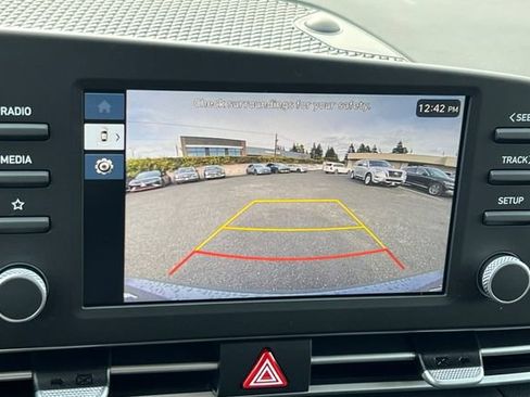New 2026 Hyundai Elantra Hybrid FWD image 17