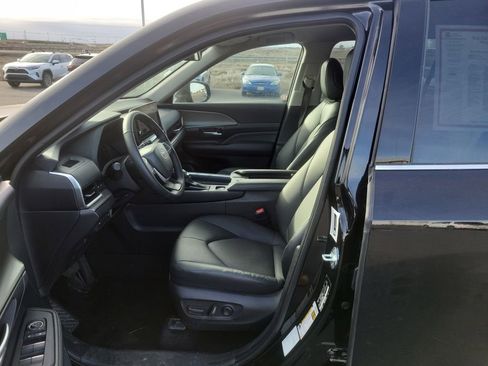 Certified 2025 Toyota Grand Highlander AWD image 11