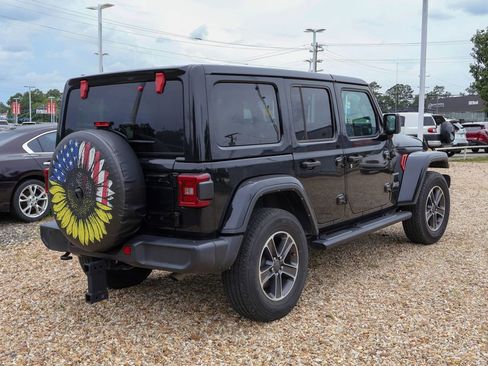Used 2023 Jeep Wrangler Unlimited Sahara w/ LED Lighting Group AWD/4WD image 7