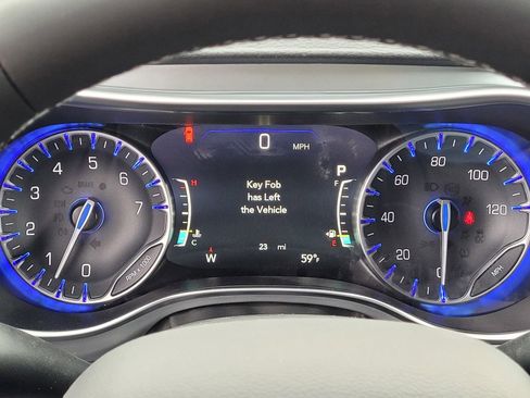 New 2026 Chrysler Pacifica Limited w/ Uconnect Theater Family Group image 21