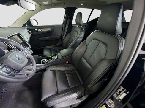 Used 2023 Volvo XC40 B5 Plus w/ Protection Package Premier AWD/4WD image 13