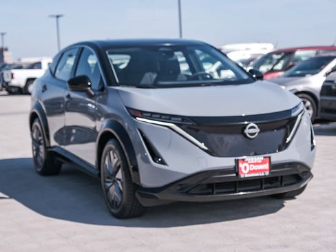 Used 2023 Nissan Ariya FWD image 3