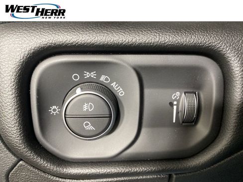 Used 2025 RAM 1500 Big Horn image 10
