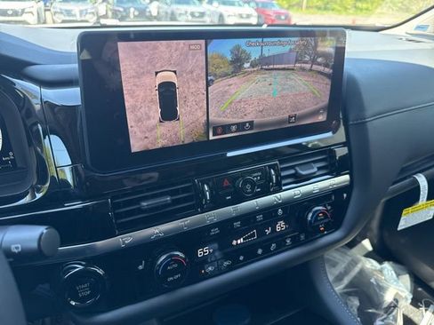New 2026 Nissan Pathfinder SL w/ SL Premium Package AWD/4WD image 21