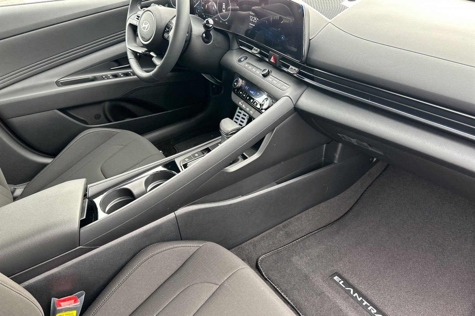 New 2026 Hyundai Elantra SEL FWD image 15
