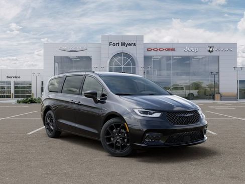 New 2026 Chrysler Pacifica Select FWD image 5