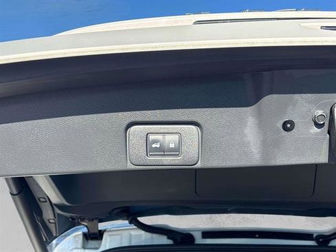 Certified 2022 Nissan Rogue SV w/ SV Premium Package image 15