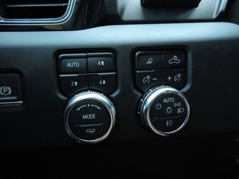 Used 2024 GMC Sierra 2500 AT4 w/ AT4 Premium Plus Package AWD/4WD image 34
