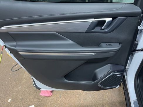 Used 2025 Buick Enclave Preferred image 26