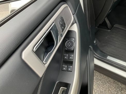 Used 2021 Ford Explorer Limited w/ Hybrid Equipment Group 310A image 8