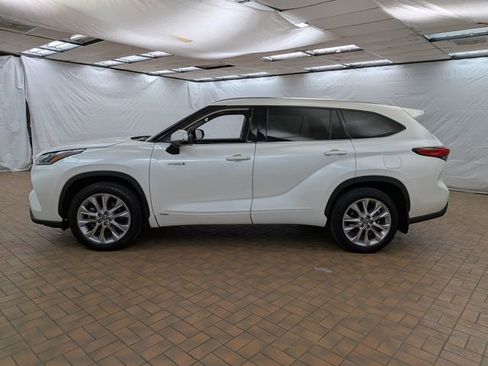 Used 2021 Toyota Highlander Limited image 4