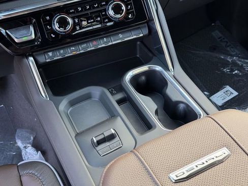 New 2026 GMC Sierra 2500 Denali w/ Denali Reserve Package image 11