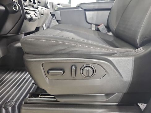 Used 2021 Chevrolet Silverado 1500 LT image 33