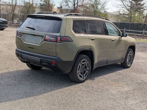 New 2026 Jeep Cherokee Laredo image 3