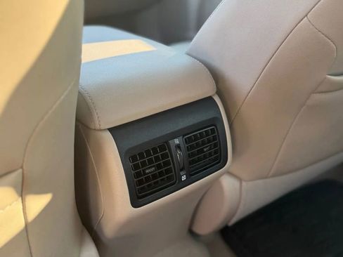 Used 2012 Toyota Camry XLE image 15