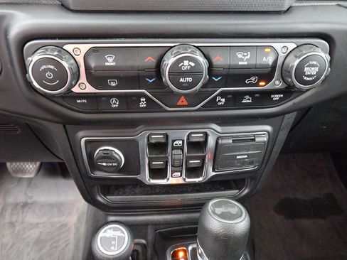 Used 2021 Jeep Wrangler Unlimited Sport AWD/4WD image 21