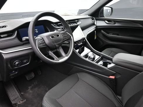 New 2026 Jeep Grand Cherokee L Laredo w/ MOPAR Finishing Package AWD/4WD image 12