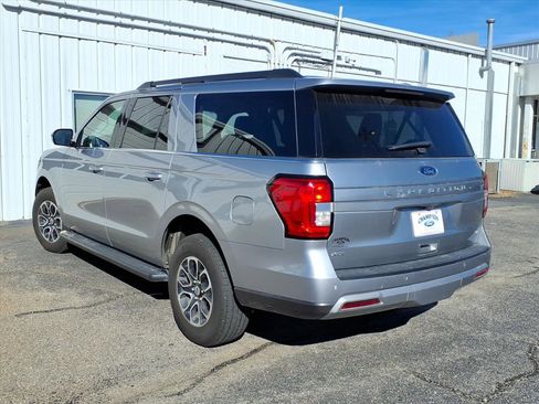 Used 2024 Ford Expedition Max XLT image 3