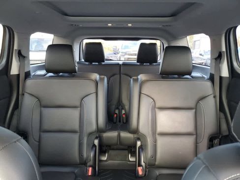 Used 2019 GMC Acadia SLT image 13