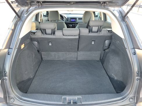 Used 2021 Honda HR-V LX image 10