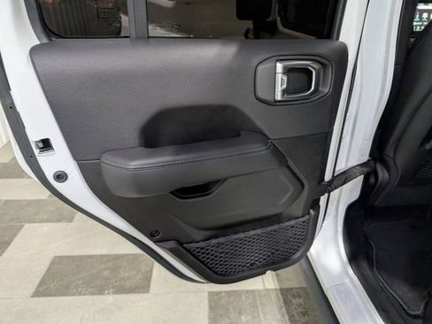 Used 2022 Jeep Wrangler Unlimited Rubicon 4xe image 8