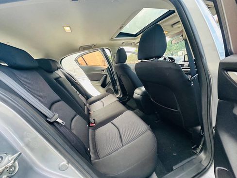 Used 2015 MAZDA MAZDA3 i Touring w/ Technology Package FWD image 20