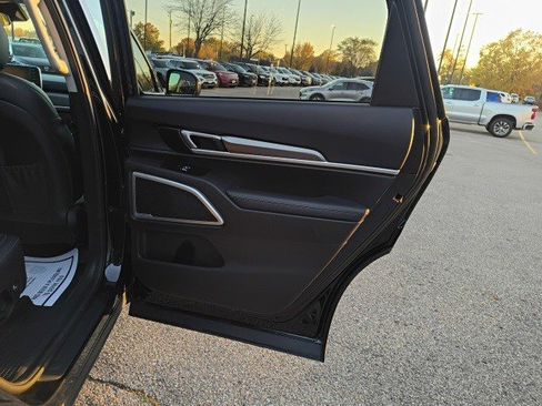 Used 2020 Kia Telluride S image 17