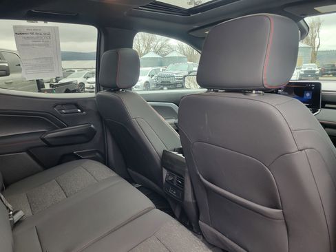 Used 2024 Chevrolet Colorado Z71 w/ Z71 Convenience Package 2 image 17