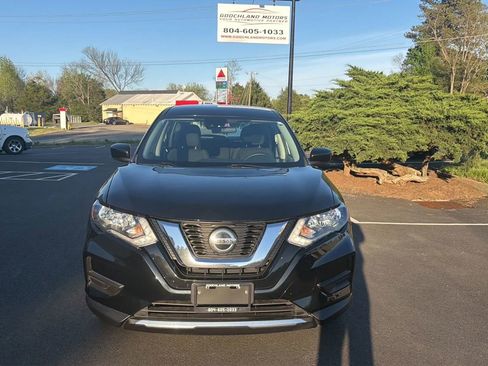 Used 2019 Nissan Rogue S AWD/4WD image 2