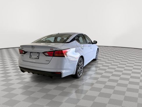 Certified 2024 Nissan Altima 2.0 SR image 11