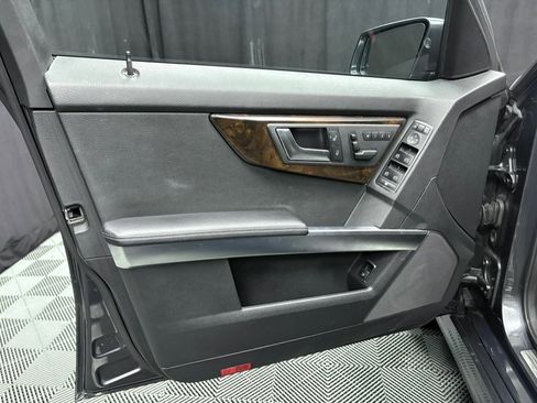 Used 2014 Mercedes-Benz GLK 350 4MATIC w/ Premium 1 Package image 25