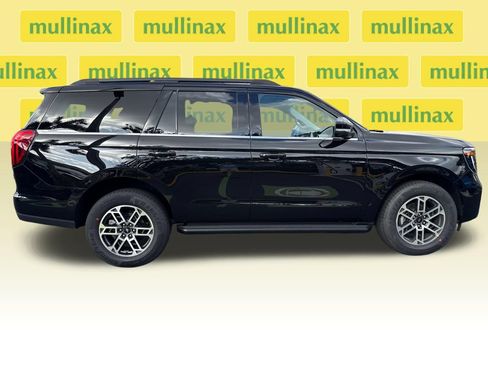 New 2026 Ford Expedition Active RWD image 16