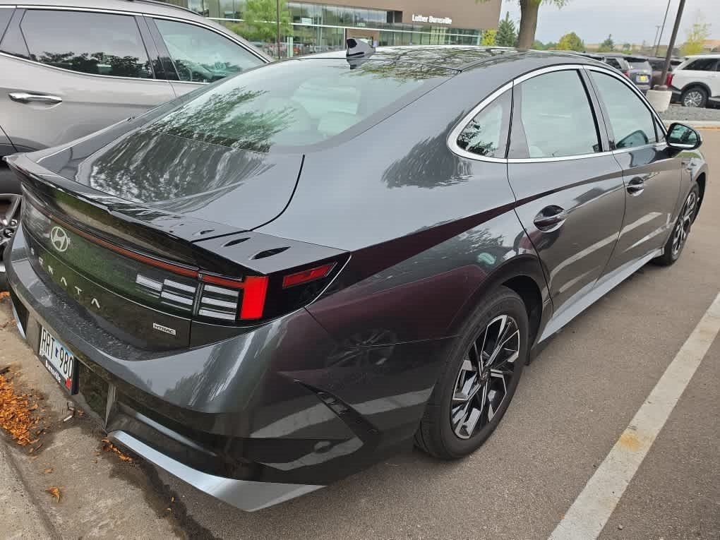Certified 2025 Hyundai Sonata SEL AWD/4WD image 4