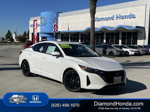 Used 2024 Nissan Sentra SV w/ SV Premium Package image 2